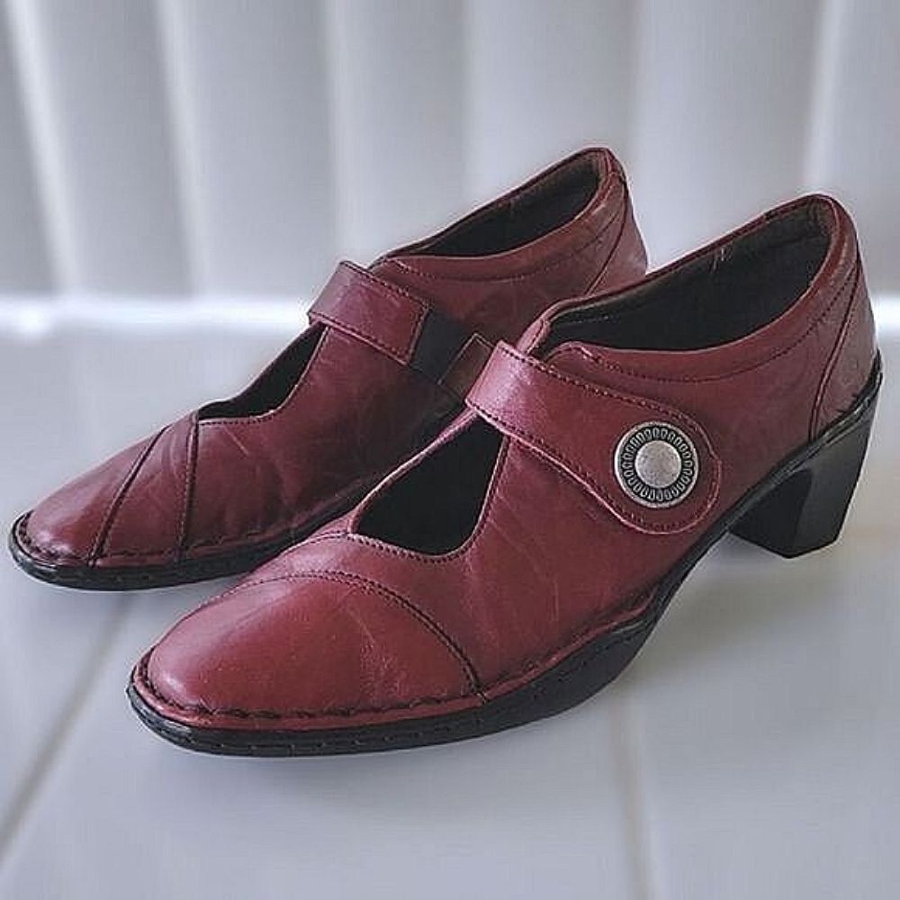 Joseph Siebel burgundy leather tapered square toe pumps